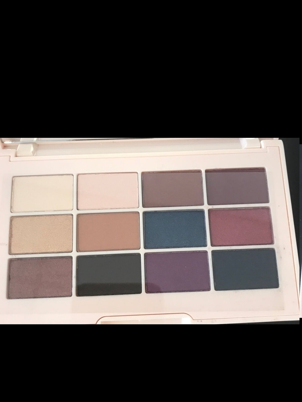 Neutral & Cool Tone Eyeshadow Palette - 15 Shades